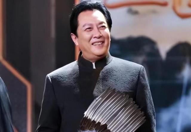 善恶终有报！73岁唐国强疯狂捞金？天价医疗账单压垮老戏骨