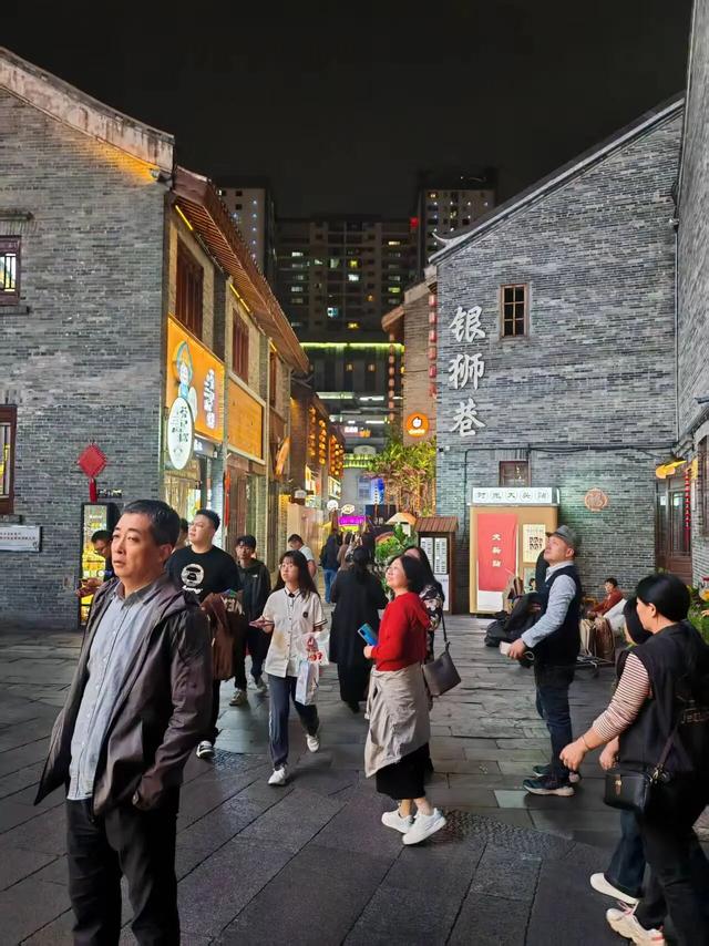 遇见特色南宁和夜色南宁 发现了泰国货登陆广西