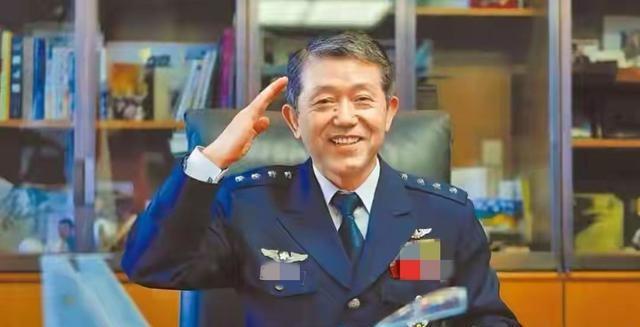 一个月已过，高市措辞变了，中方开始点名，日重量级人物遭制裁