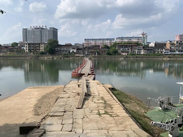 重走长征路(23):“你们的姓名无人知晓,你们的功勋永世长存”