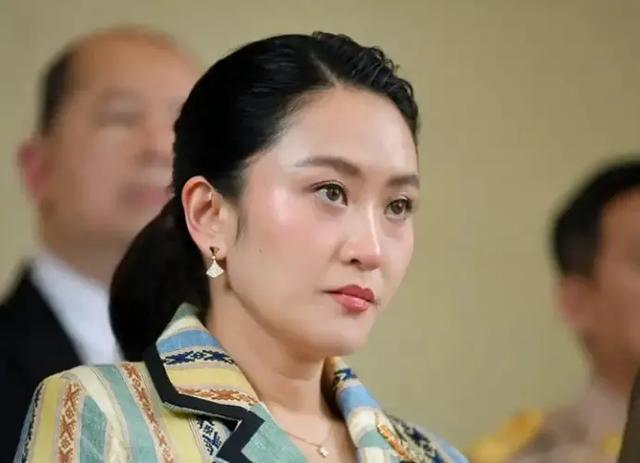 这一仗彻底把泰国打醒，卡了中国四年的军购，佩通坦内阁终于点头