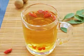 每天一杯枸杞水养肾护肝，6个月后却肾功能异常，什么原因图片