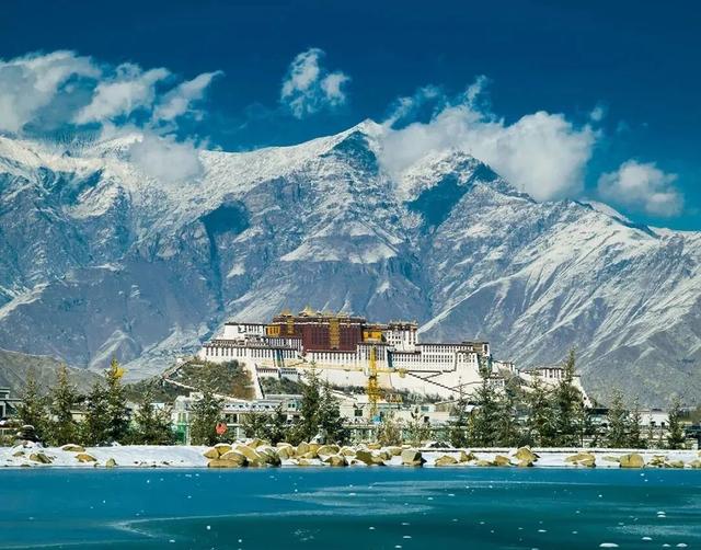 冬游西藏终极指南：2025冰雪奇缘，80+景区免票的冒险召唤！