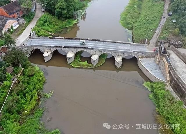 千古宛溪流到今