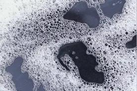 尿中泡沫是什么样的需要马上就医呢？图片