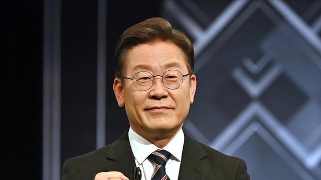 韩国外长离开北京当天，李在明宣布“选美国”，想让中国别太计较
