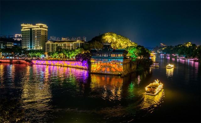 夜经济”照亮转型路 千年盐都越夜越精彩丨不夜川渝·夜经济调研行