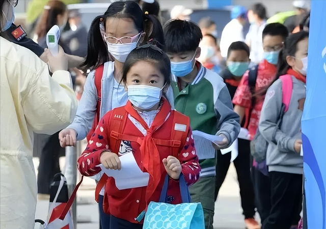 陕西女老师事件不断发酵，知情人爆料：抽烟穿吊带，疑有多位男友