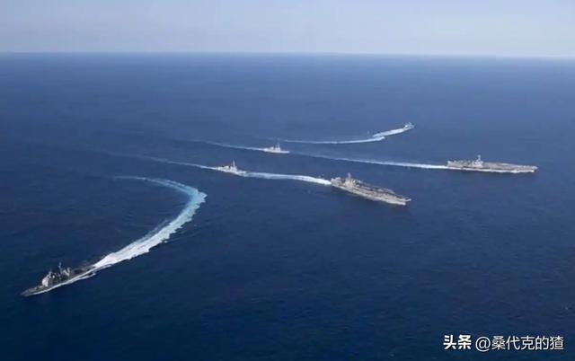 中美舰艇发生激烈对峙！外军突然冲向解放军，结果下一刻变老实了