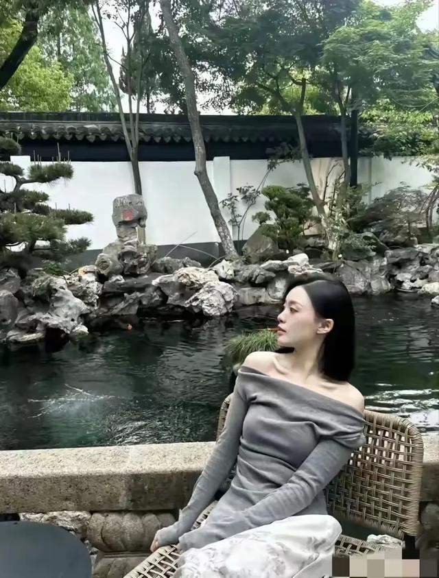 徐子尧，杨柳细腰，曼妙身材：写真欣赏。
