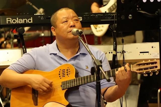 她连上4次春晚，和恩师同居怀孕，被骗流产，51岁依然无人敢娶
