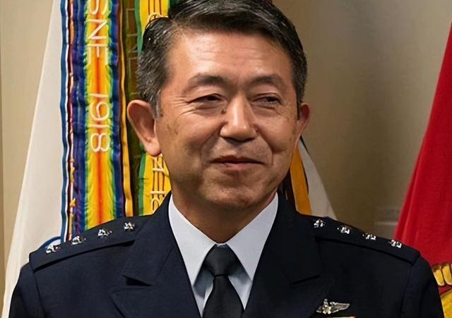 中日战场已经敲定？日本斥资9万亿！中方一纸禁令，高市已陷绝境