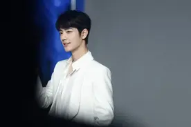 肖战工作碎片大放送，网友直呼：这是“打工人”的顶配生活图片