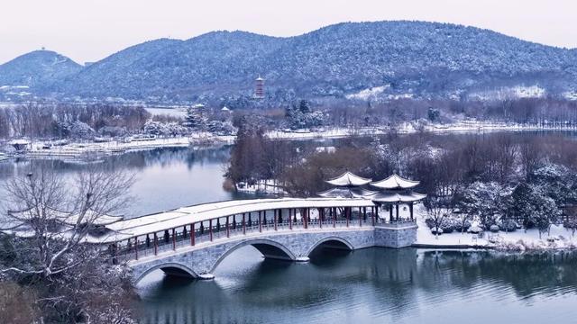 →点开即享，今天云龙湖的雪中仙景，在家就能看！