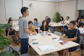 大学辅导员能干一辈子吗？图片
