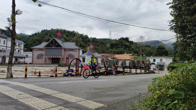 骑行百公里纪念抗日战争暨世界反法西斯战争胜利80周年