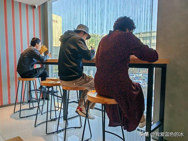 保定这家自助早餐虽然只是28元一位，但做的很用心，人气很旺啊