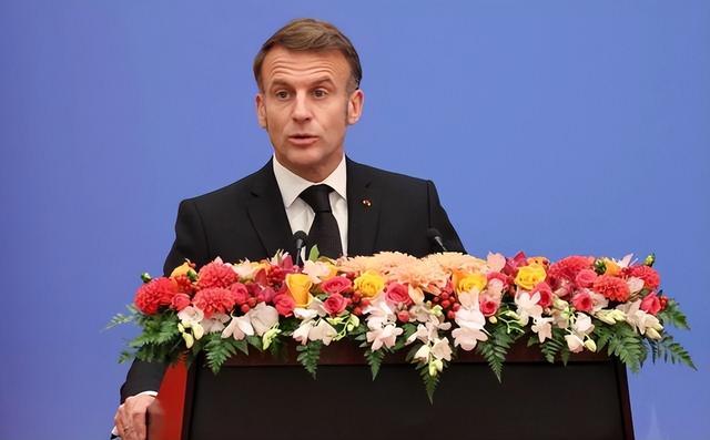 中法北京谈完，马克龙启程下一站	，临走通告全球，日本怕啥来啥