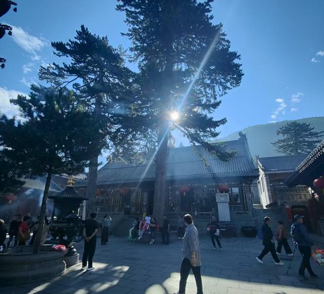 登五台山黛螺顶