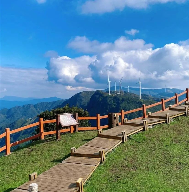 8-9月最凉快的6个避暑胜地，均温20℃+ 忙累了，就挑一个去小住三五天！