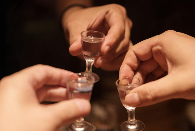 一味忍让换不来尊重，撕开“随和”假面	，你的善良必须带点“刺”