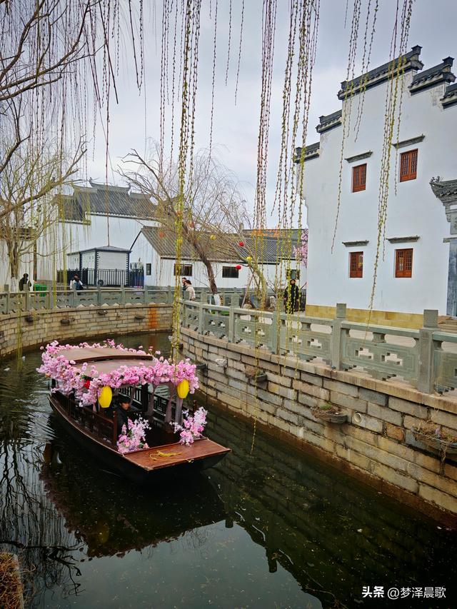 湖北祥云湾初春：垂柳展新颜 古建谱华章