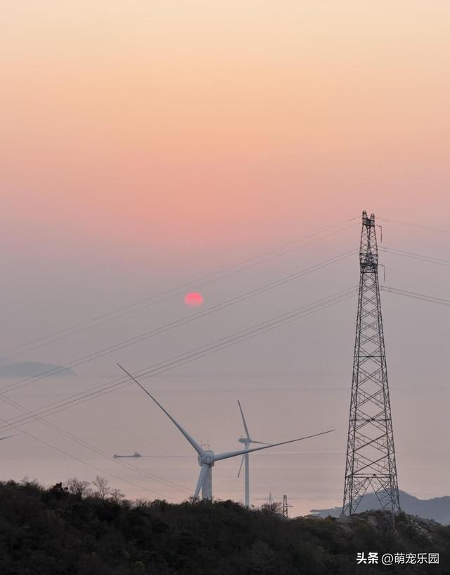 清晨闹钟响了别赖床，东沙海滨日出震撼，大青山露营太治愈