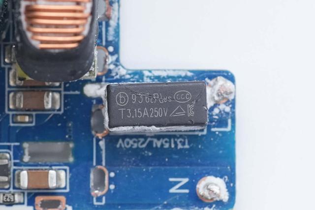 小米120W澎湃秒充+100W PD快充，酷态科10号超级电能充mini拆解