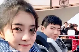 国乒太太团高颜值美女众多，梁靖崑老婆惊艳，王皓老婆超漂亮图片