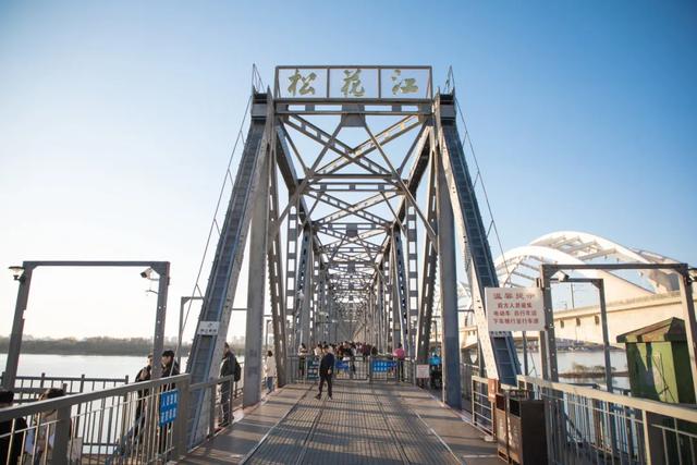 爆火影视剧都在哈铁老建筑取景？快来打卡猜剧名！