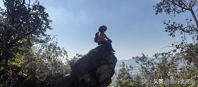 苏州大焦山不高的山峰却走出惊险之感，拍出了大片之作