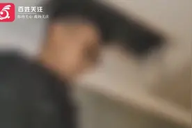 江苏一住客住酒店发现空调暗藏摄像头 老板自称无辜已报警图片