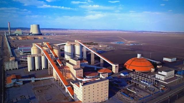 月薪8000留不住人，牧民靠万亩草场维生，新疆的上限下限超乎想象