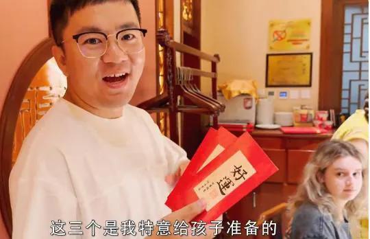 三千块烤鸭引爆几十万流量！阿楠靠外国二哥翻身，这钱花得太值了