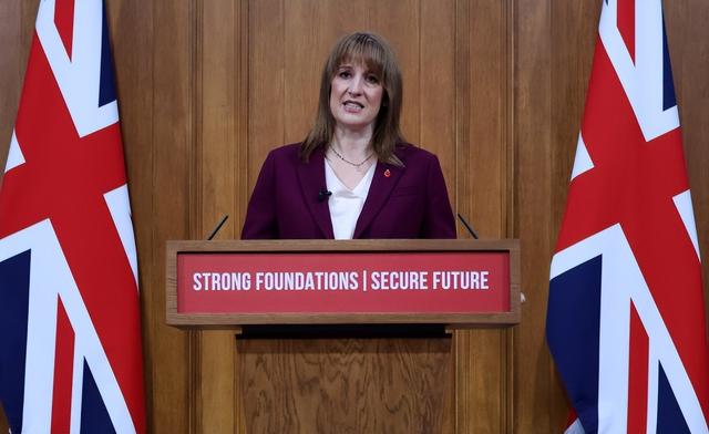 英国预算案正在改写规则，这场税收风暴，真的会终结民主吗？