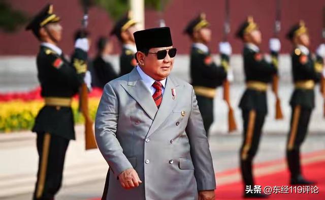 印尼总统看完阅兵，决定将他们拖了30年，价值5800亿的项目给中国