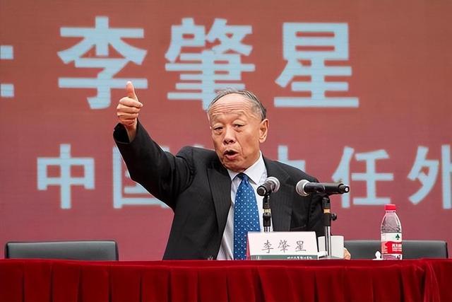 他是前外交部部长之子，娶了阎维文女儿，却选择独自创业自力更生