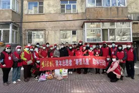 “希望你好好学习 完成梦想”！28名生活报志愿者代表看望眼疾学生图片
