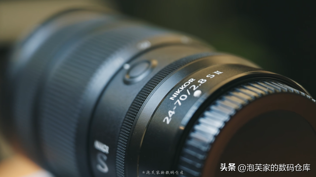1万3的入门电影机 就能拥有RED 尼康ZR体验 和FX3比你选谁呢？