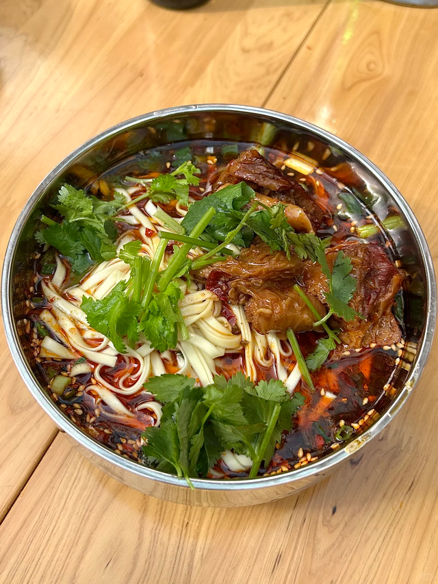 比成都好吃10倍！这座鲜有游客的川东小城，美食遍地，美景小众！