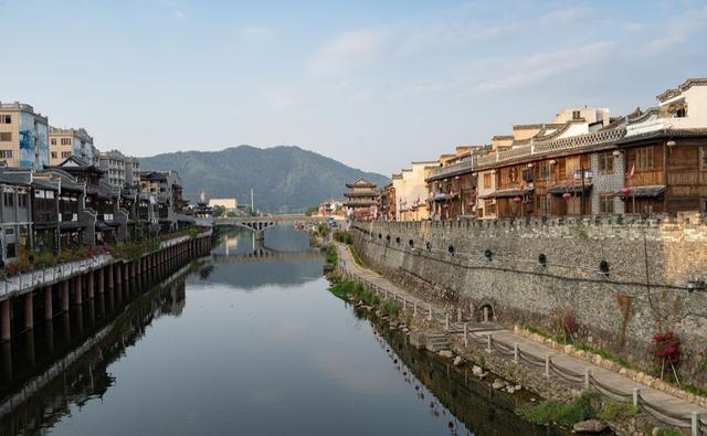 安徽有座冷门古镇，被誉为徽州版的“清明上河图”，不要门票