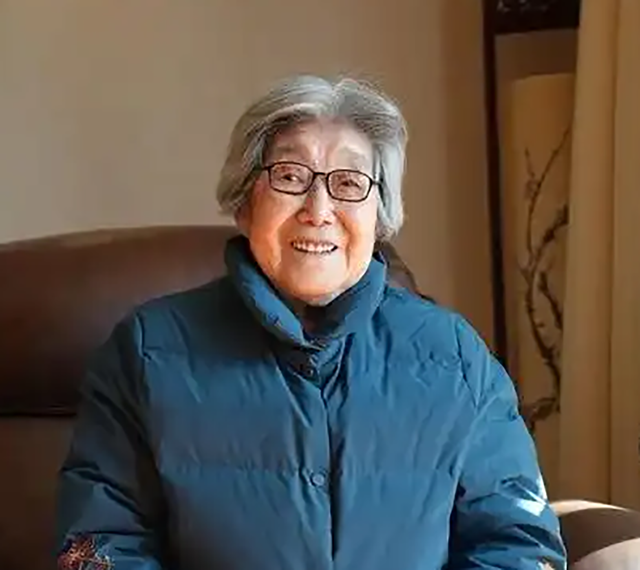 原子弹试爆后，张连芳怀孕，领导说：生下孩子不仅是你的事