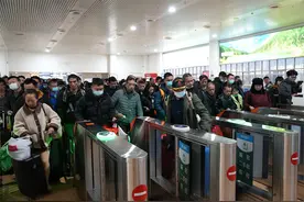 铁路春运今天启幕 杭州站首趟加班车一早出发图片