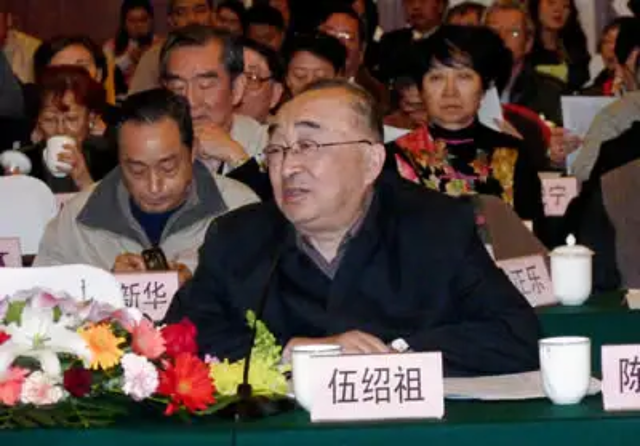 伍绍祖回忆中南海趣事：妈妈养鸭，我们抓鱼，毛主席宣布晚上会餐