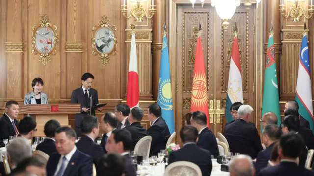 对华反击计划启动了？高市早苗换个方向出招，日本将手伸向中亚