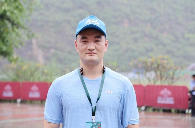 相约怒江·香誉世界 | 雨中健步庆华诞！“漫享泸水・全民健步走”活动举行