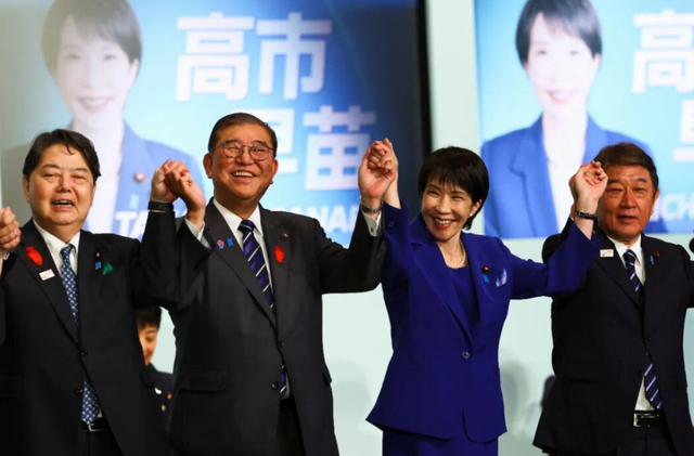 美媒出马打脸，特朗普训示高市，日本还想平事，中方回应绝不接受