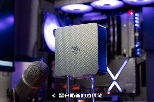 拒绝工位桌面拥挤，轻办公神器，零刻EQR7 mini主机