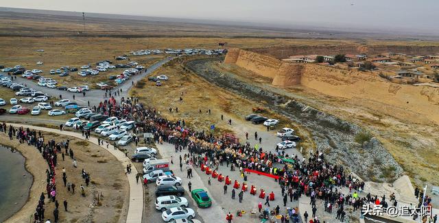 初冬，古城迎来西行客