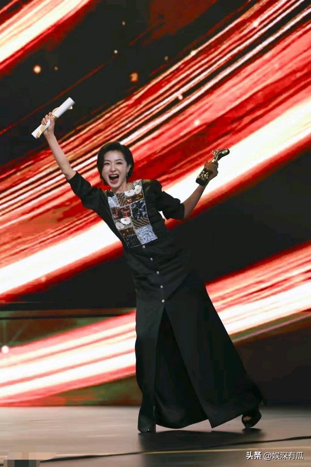 与胡歌互相成就，不婚主义却隐婚生子，43岁万茜成为人生赢家